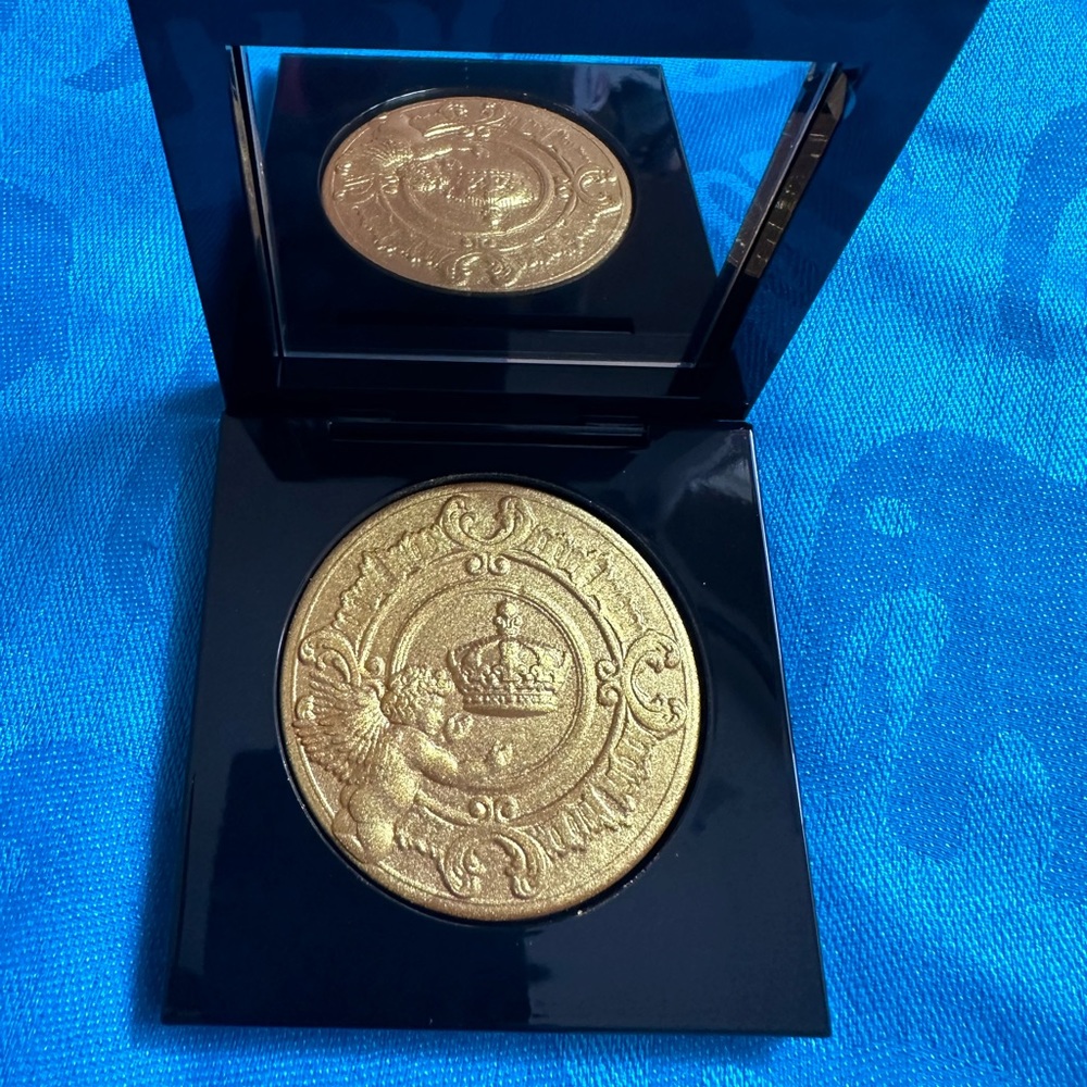 Pat Mcgrath Bridgerton Highlighter in Xtreme Gold 002